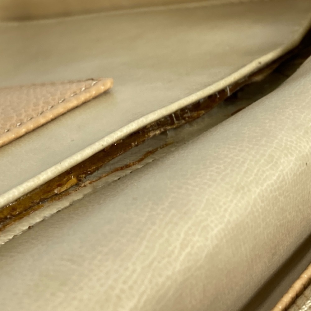 CHANEL Cream Shoulder Bag - Picture 12 of 16